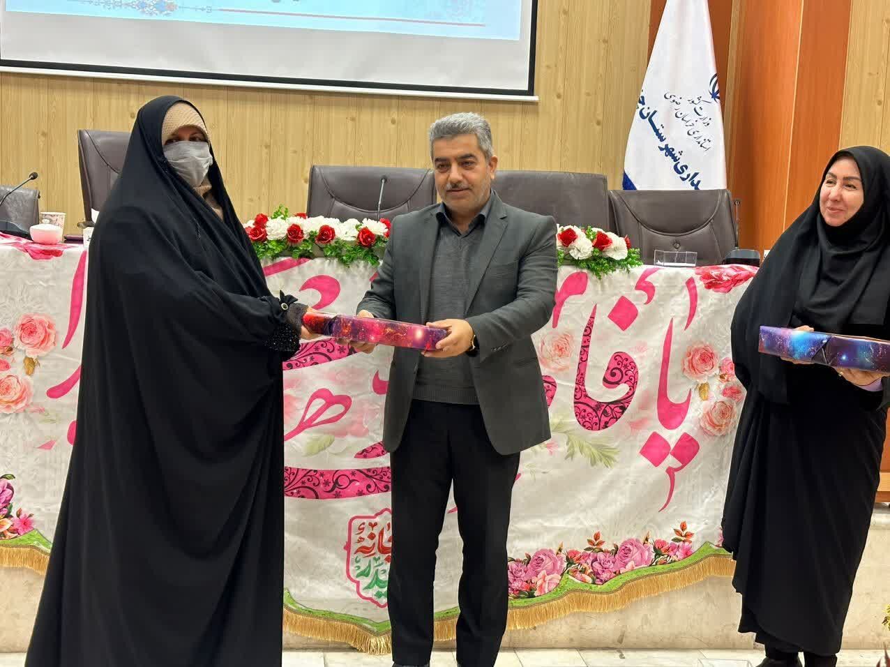 نقش زنان در مدیریت جامعه بینظیر است