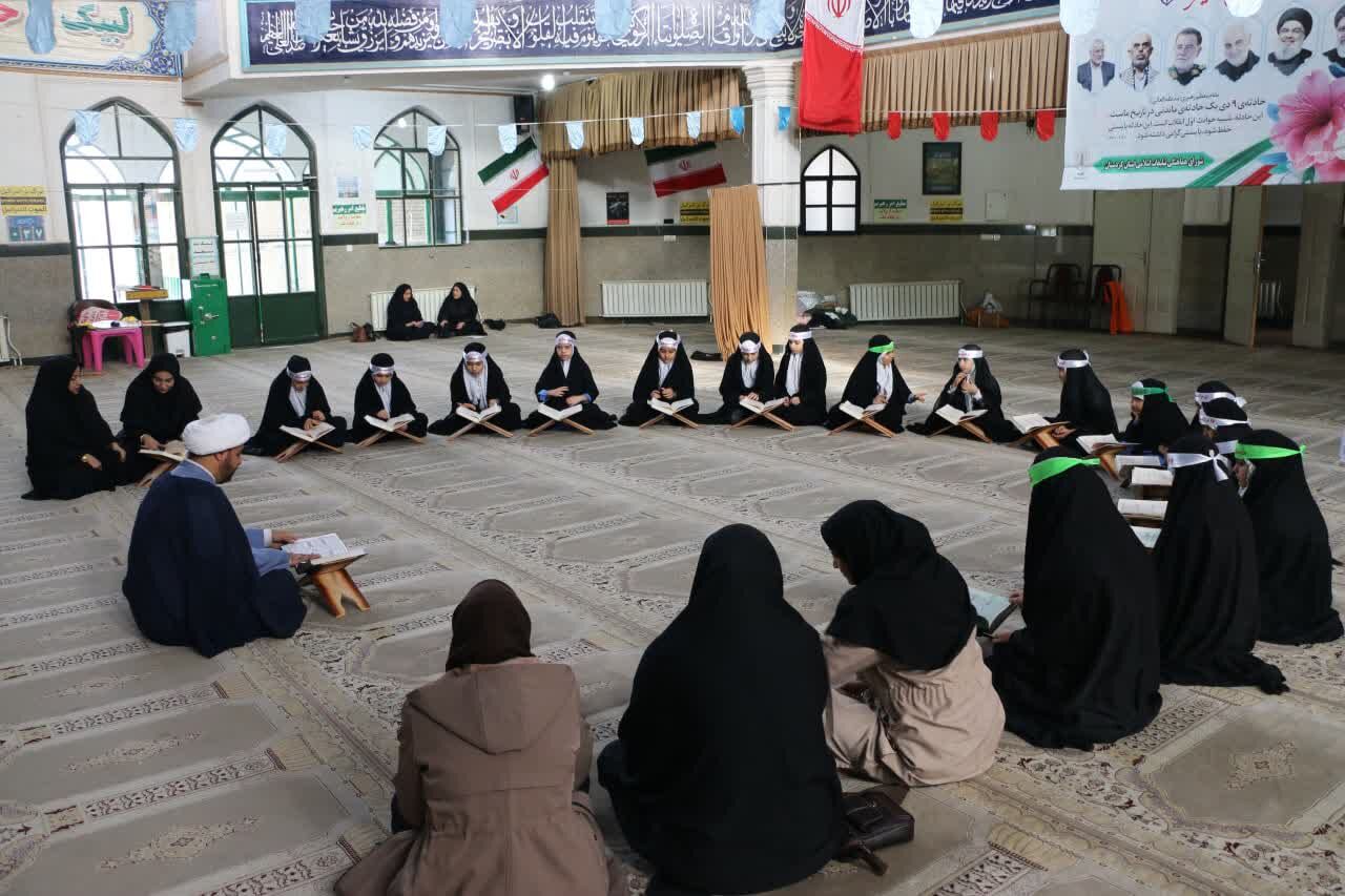 آیین روز بصیرت به سبک دهه نودیهای کامیارانی