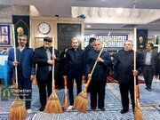 غبارروبی بیت‌الزهرا توسط خادمیاران رضوی در آستانه پنجمین سالگرد سردار دل‌ها