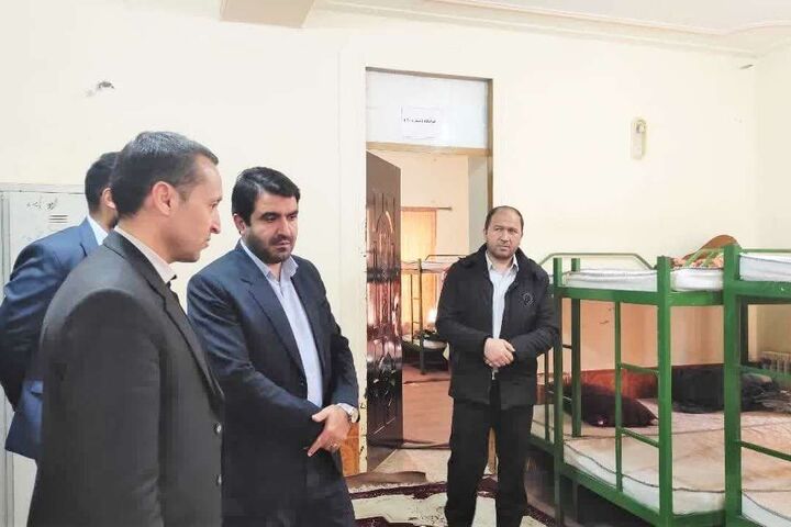 تجهیز مدرسه به جای رفتن به زندان