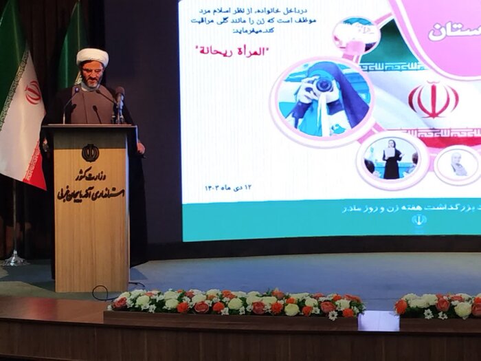 بانوان در تمام عرصه‌ها فعال و کنشگر باشند/تجلیل از خبرگزاری ایبنا در آذربایجان‌غربی