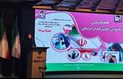 جامعه حول محور زن و خانواده است/تجلیل از خبرنگار خبرگزاری شبستان