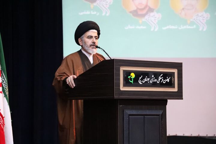 نصرت و پیروزی در گرو تبعیت از رهبری است