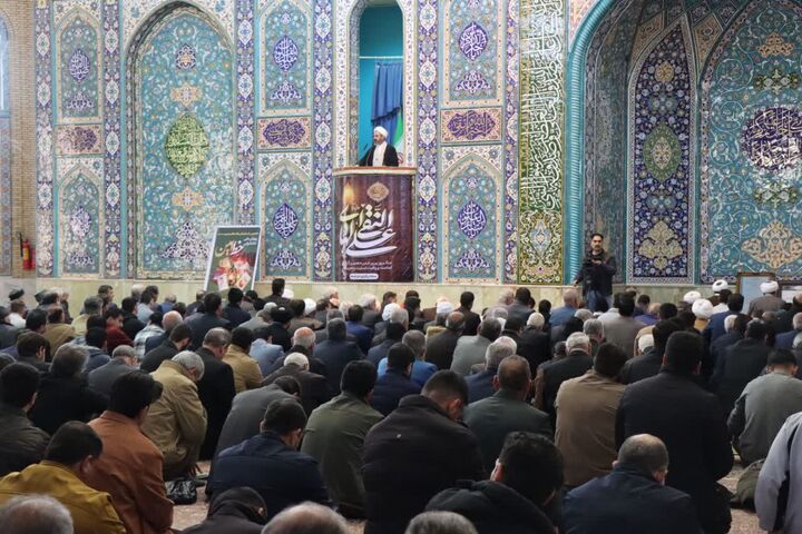 امام جمعه ایلام: دشمنان با ترویج بی‌بندوباری به‌دنبال تضعیف حجاب هستند