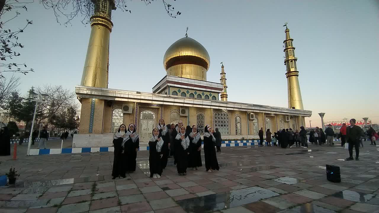 کاروان سرود دختران حاج قاسم در آستانه اشرفیه