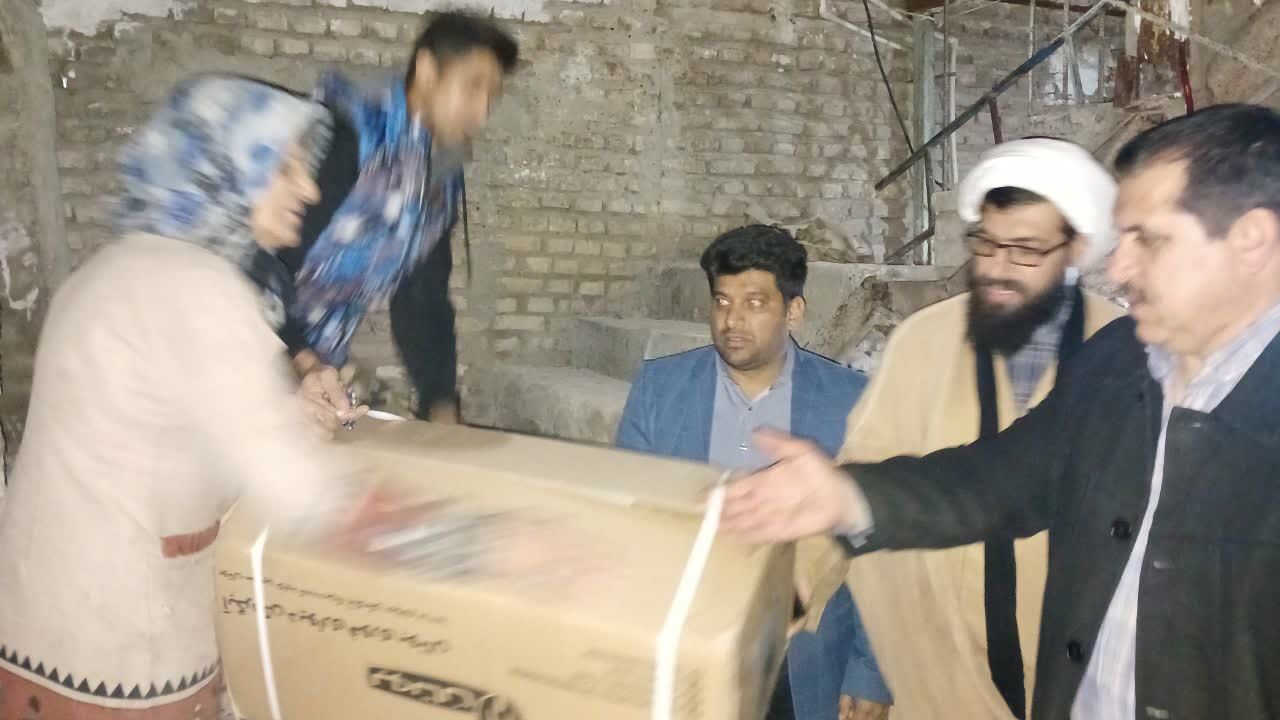 دستهای مهربان بچههای مسجدی این بار خانههای کویمهرگان نکا را گرم کرد