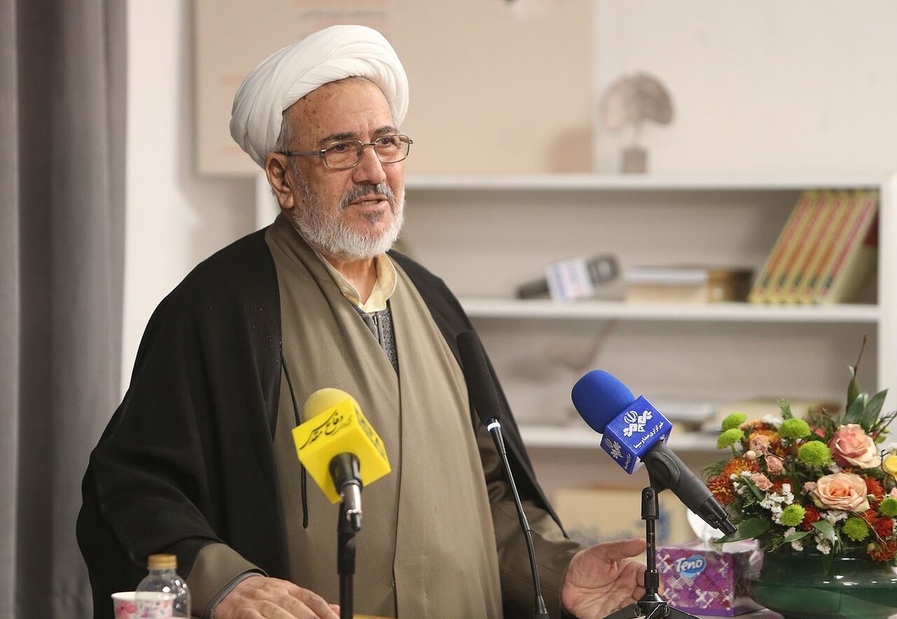 تعشق علمی در کار و آثار حجتالاسلام جعفریان به وفور دیده میشود