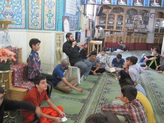 مساجد اصفهان کلاس معنوی برای دانش آموزان معتکف میشوند
