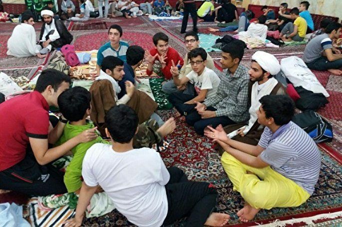 مساجد اصفهان کلاس معنوی برای دانش آموزان معتکف میشوند