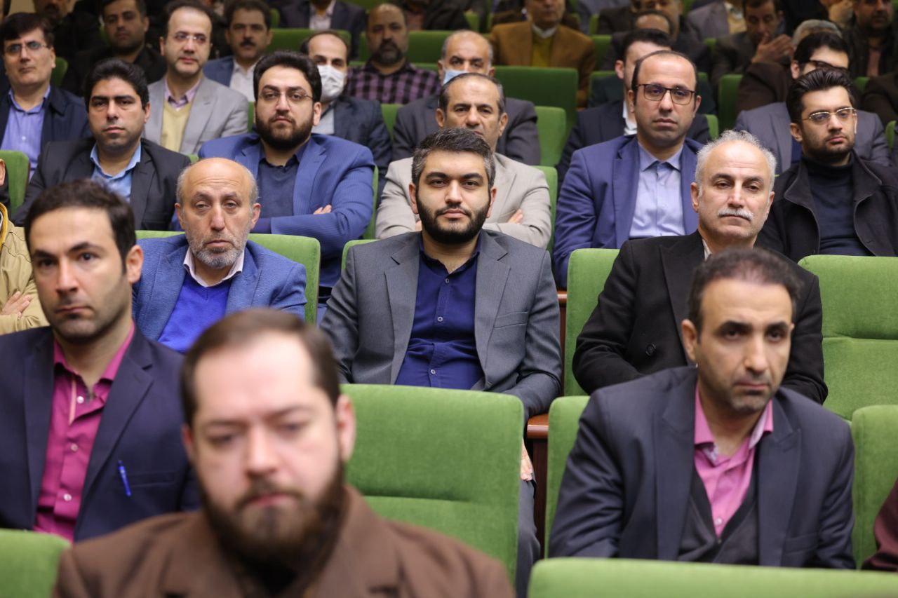 خدمت به مردم را در سنگر حقوقی و قضایی قدر بدانیم