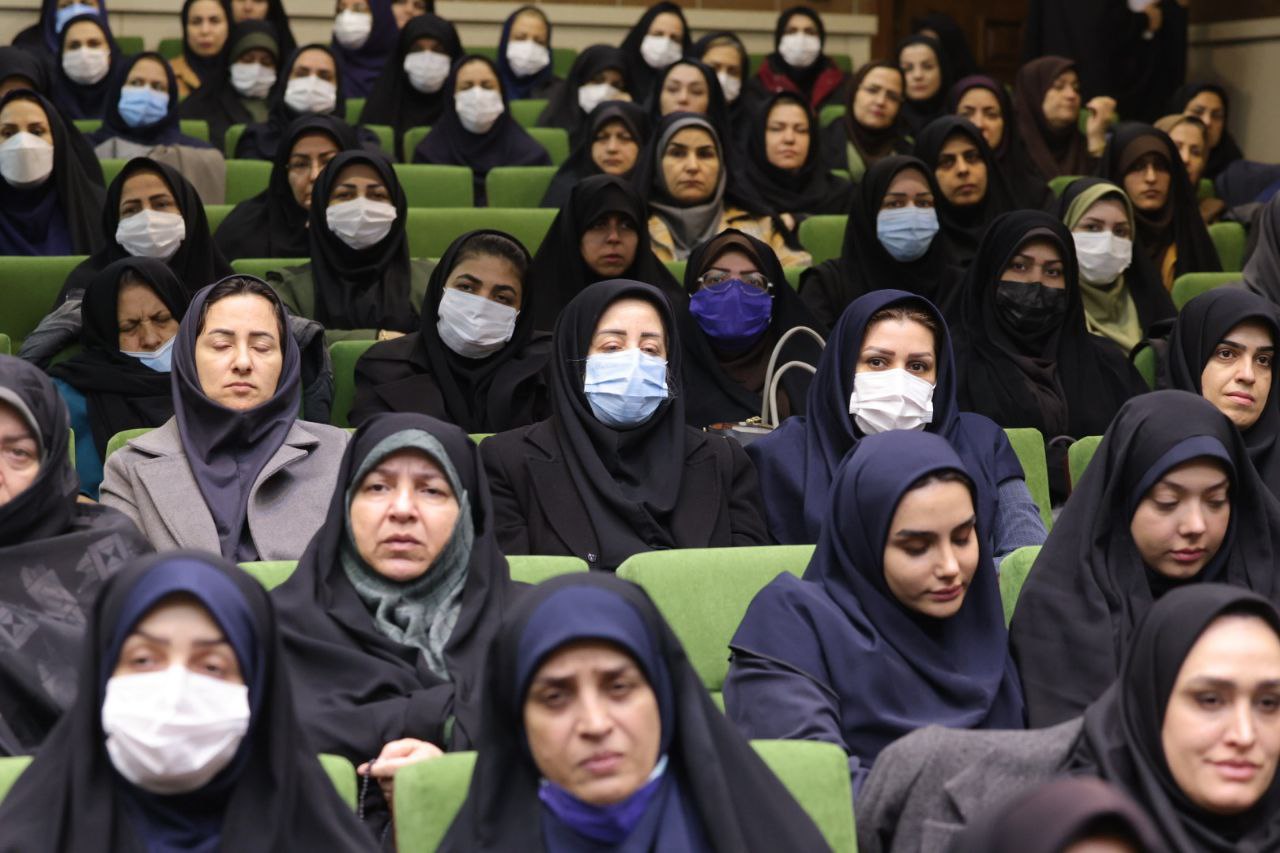 خدمت به مردم را در سنگر حقوقی و قضایی قدر بدانیم