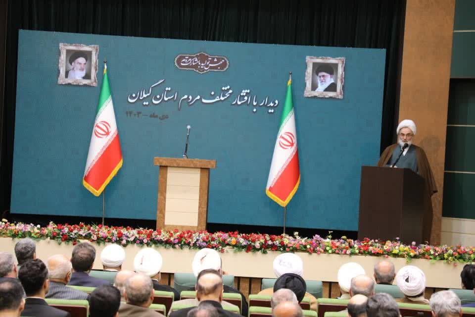 احسان و نیکوکاری از مسیر خدمت و گرهگشایی مردم میگذرد