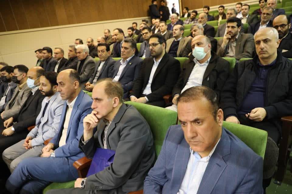 احسان و نیکوکاری از مسیر خدمت و گرهگشایی مردم میگذرد