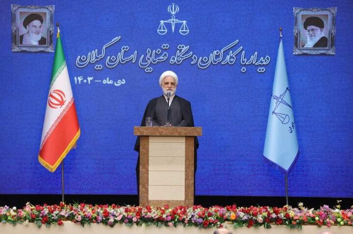 خدمت به مردم را در سنگر حقوقی و قضایی قدر بدانیم