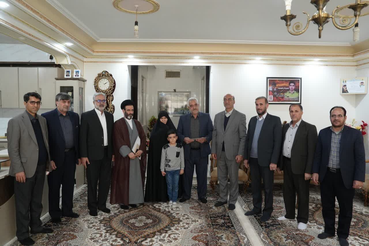 تجلیل استاندار کرمانشاه از خانواده شهید سنقری