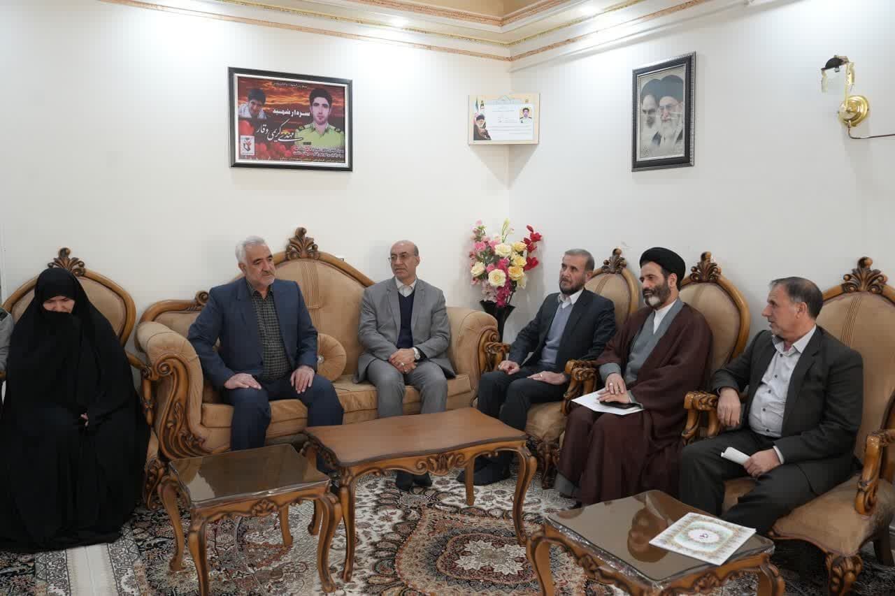 تجلیل استاندار کرمانشاه از خانواده شهید سنقری