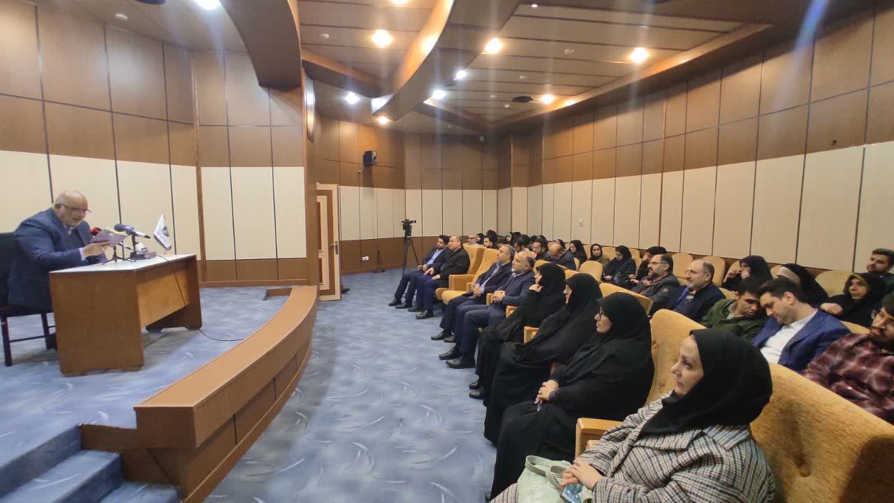 ایستادگی مقابل تبلیغات دشمن با تقویت جبهه رسانهای