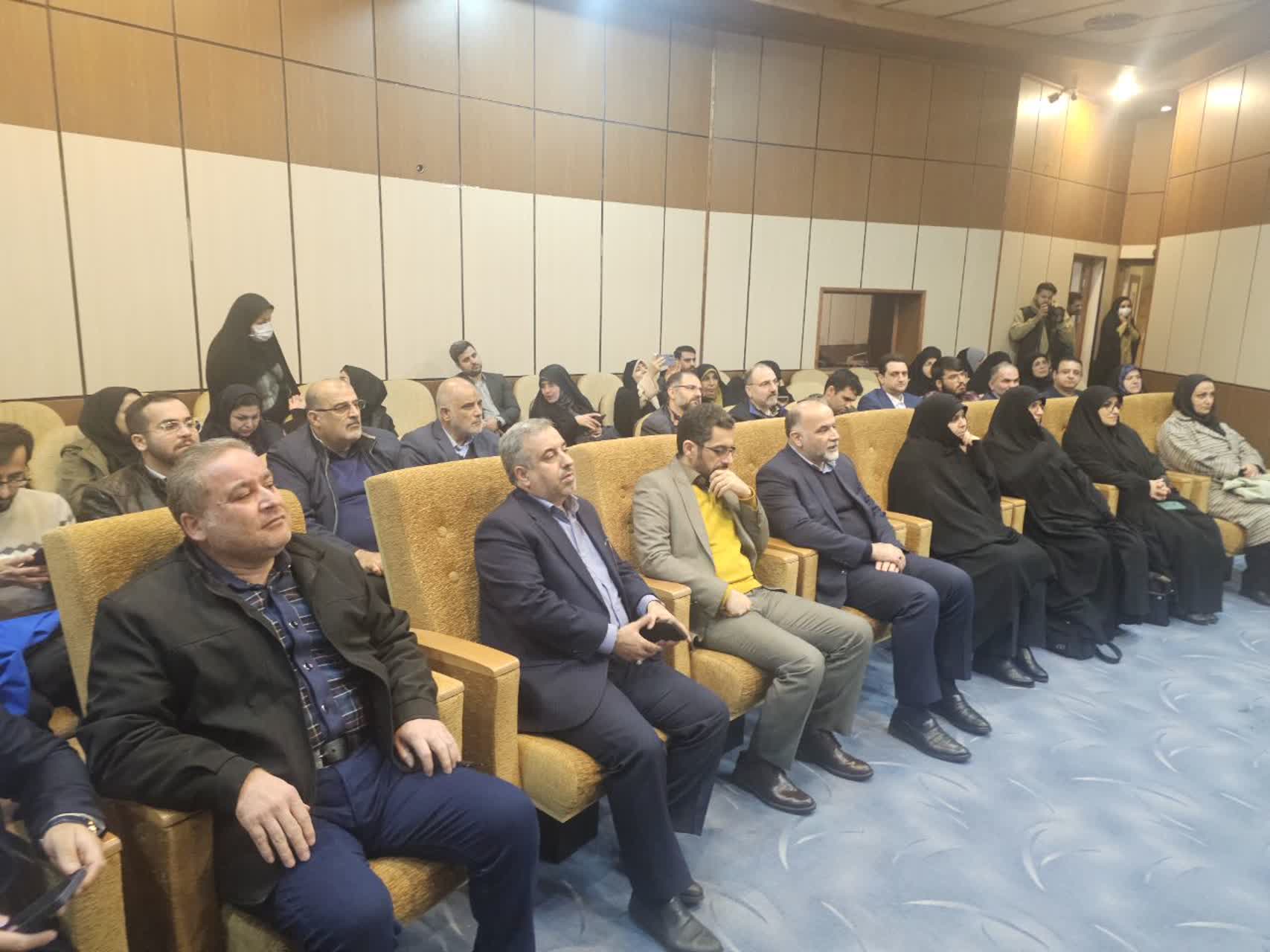 ایستادگی مقابل تبلیغات دشمن با تقویت جبهه رسانه‌ای