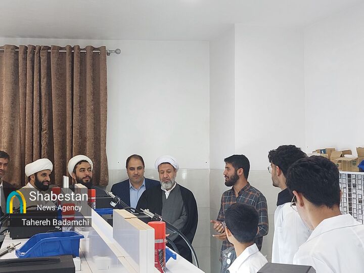 فخراالکترونیک؛ سند قوی‌ بودن بچه‌های مسجد در زمینه‌های علمی