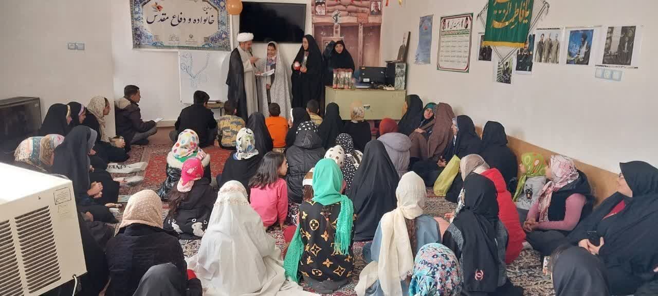 برنامههای فرهنگی و هنری در مناطق محروم لرستان برگزار شد