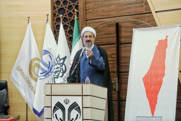 هنر یکی مهمترین ابزارهای انتشار حق و باطل است