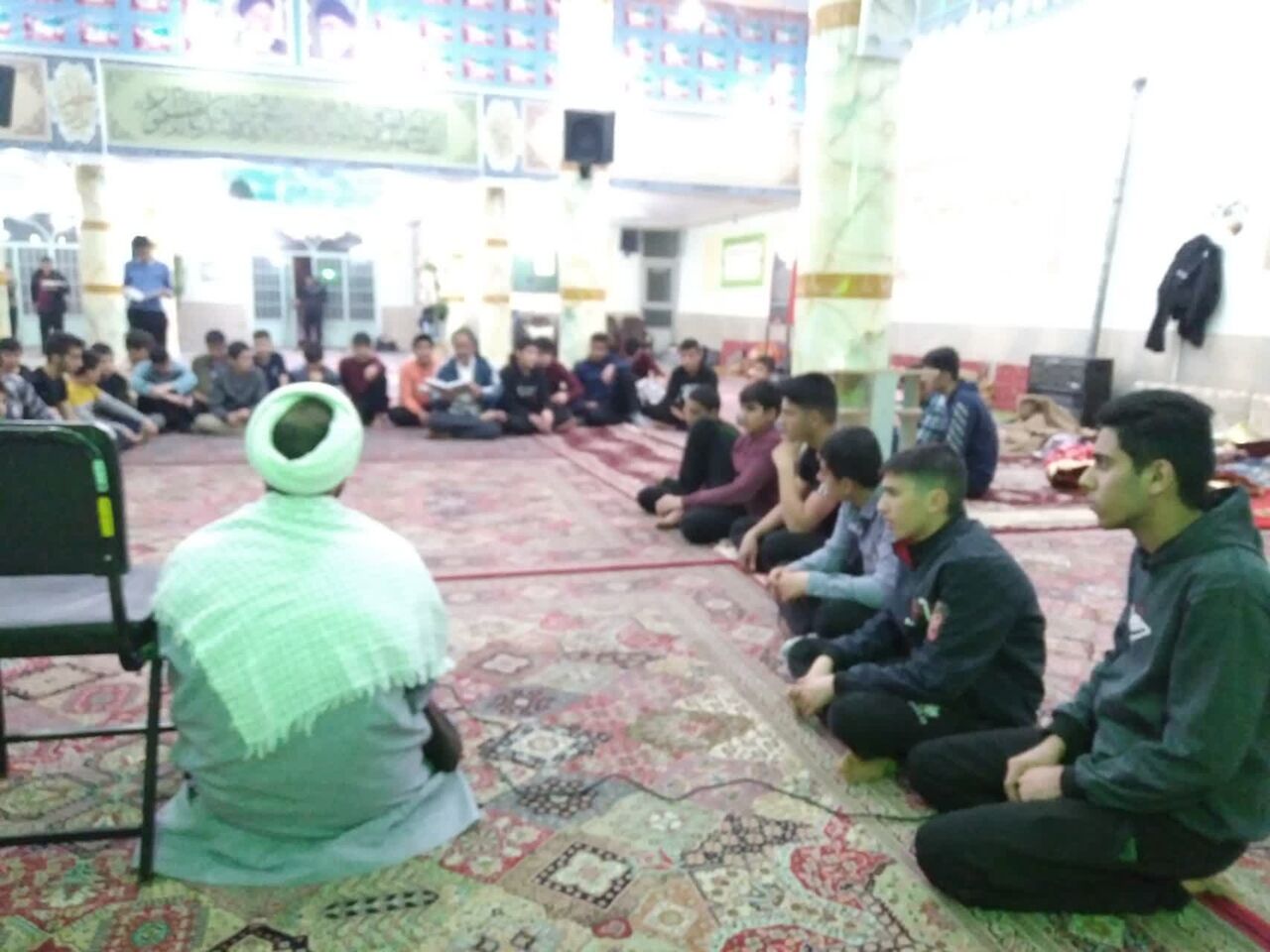 جذب نوجوانان به مسجد با اجرای فعالیتهای متنوع فرهنگی