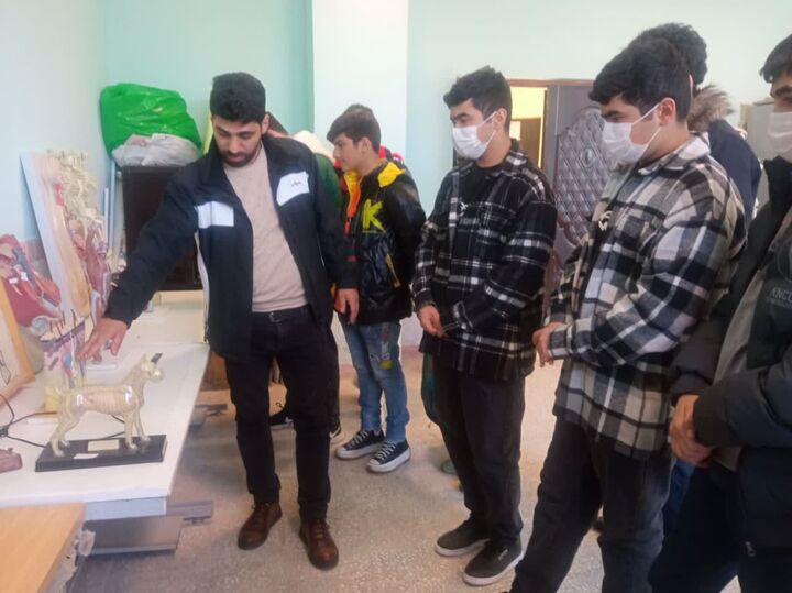 تور علمی اعضای کانون فرهنگی هنری امامزاده سیدابراهیم (ع) در پژوهش‌سرای دکتر بنی فاطمه لاهرود