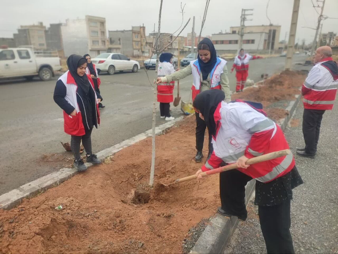 درخت‌ها با نام پدران و به نفع آینده فرزندان به خاک امانت داده شد