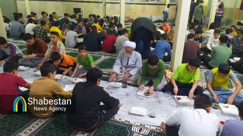 جلوههای برتر دینی و مردمی در اعتکاف اصفهان