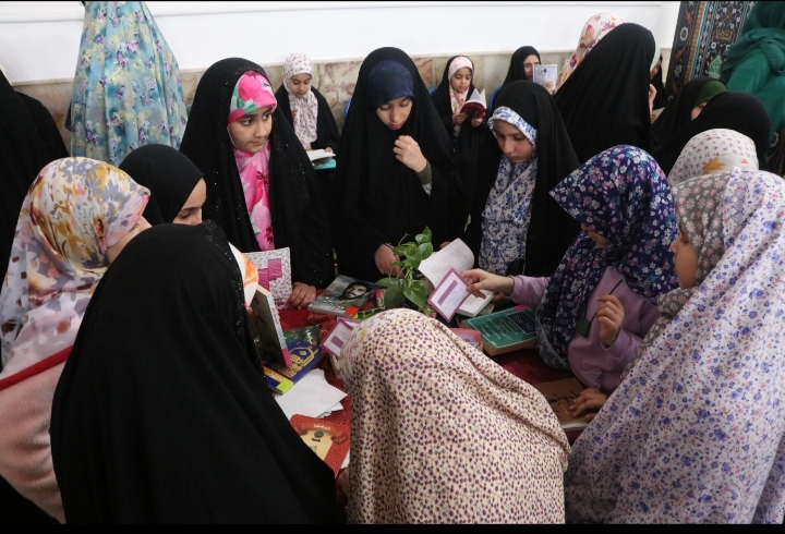 خلوت نورانی دانشآموزان رشتی