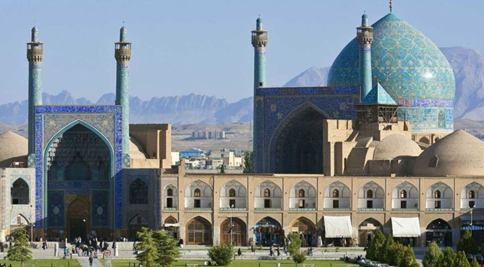 رهاورد گردشگری بر هویت و خودباوری جوانان