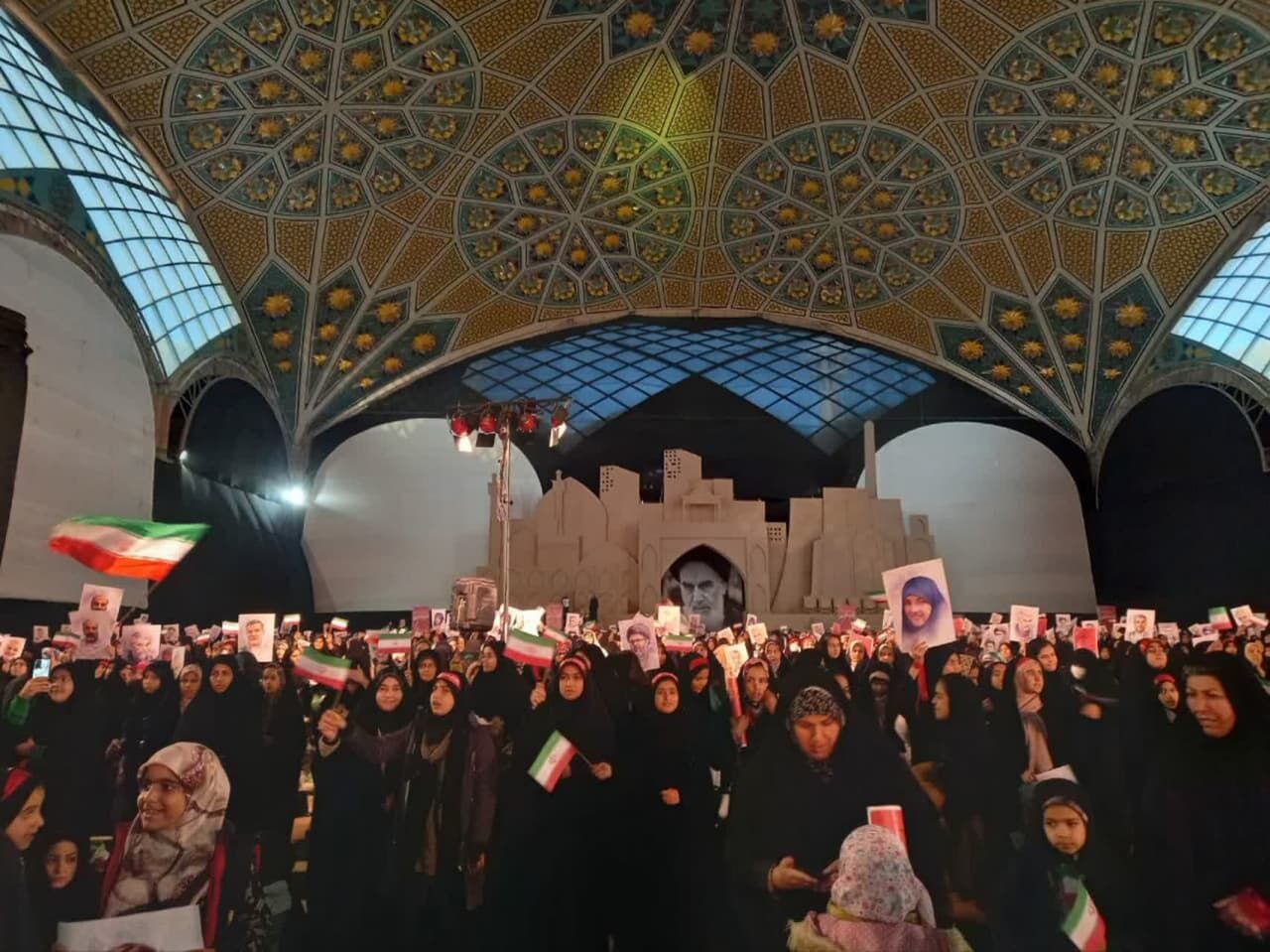 مسجدی از دل تاریخ و باب طبع همه سلیقهها