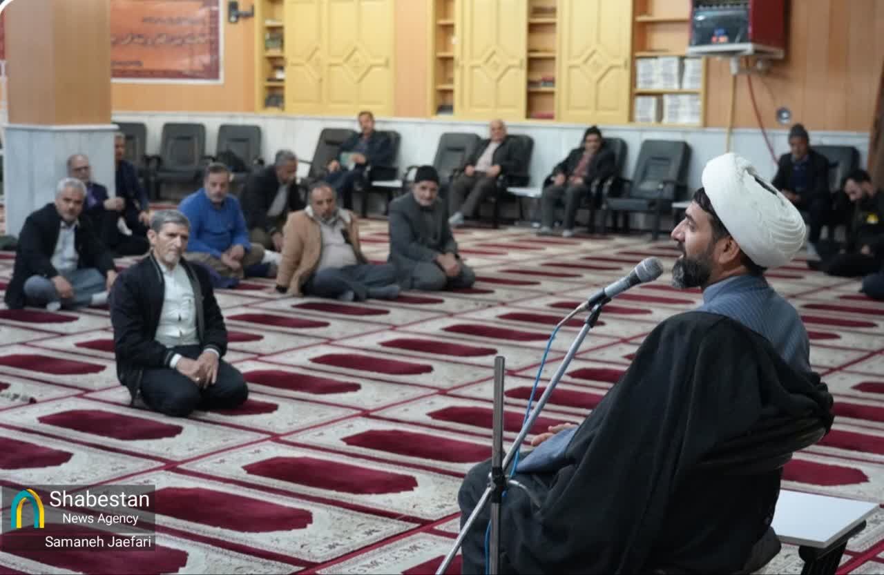 روشنگری ۱۱۰ امام جمعه کشور در مساجد مشهد