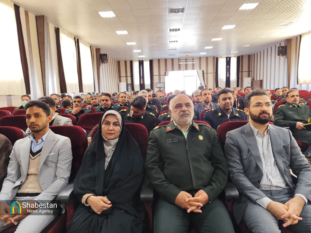 کلنگ احداث ۹۶ واحد منزل سازمانی در ستاد فرماندهی انتظامی جیرفت به زمین زده شد