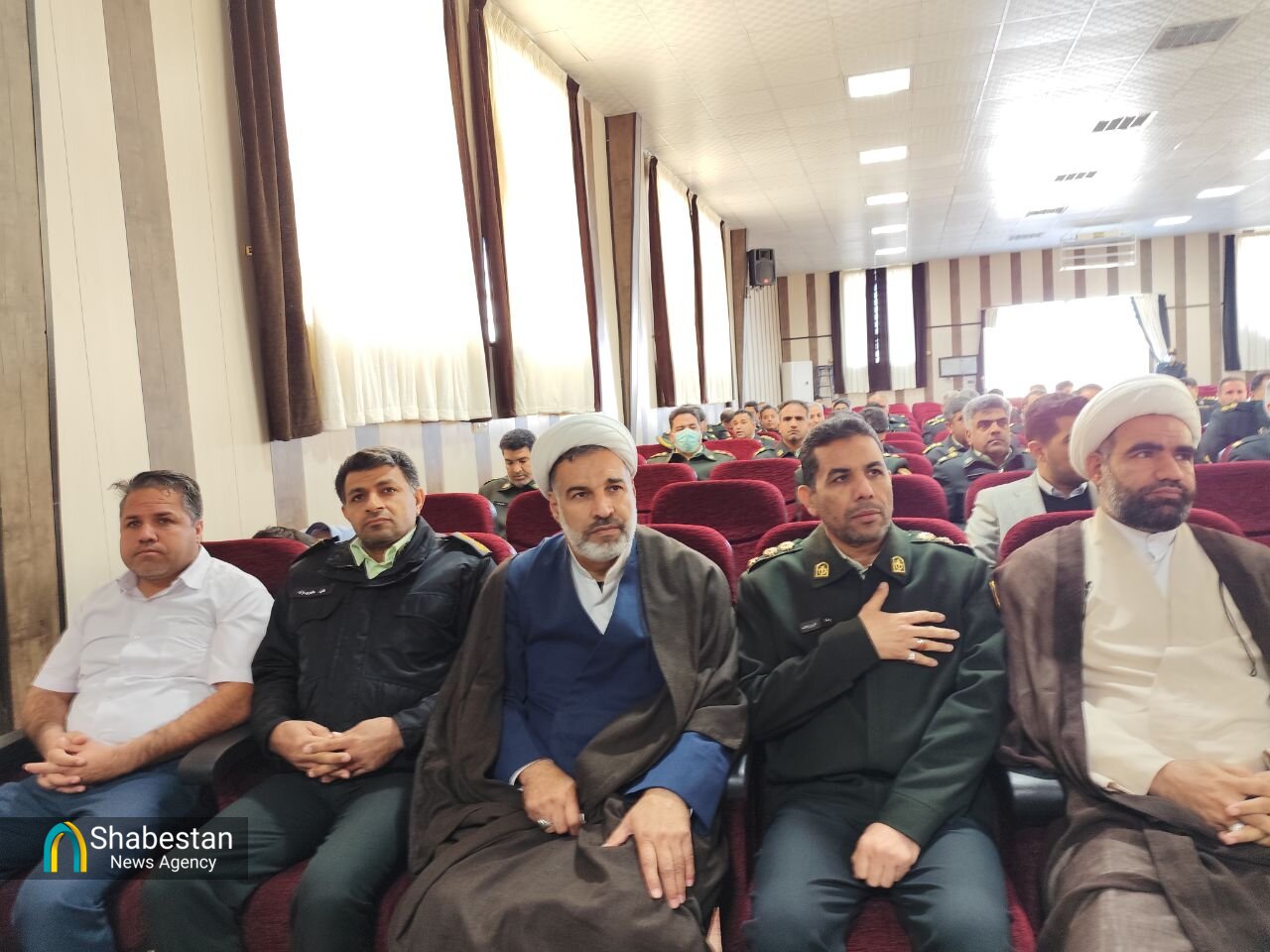 کلنگ احداث ۹۶ واحد منزل سازمانی در ستاد فرماندهی انتظامی جیرفت به زمین زده شد