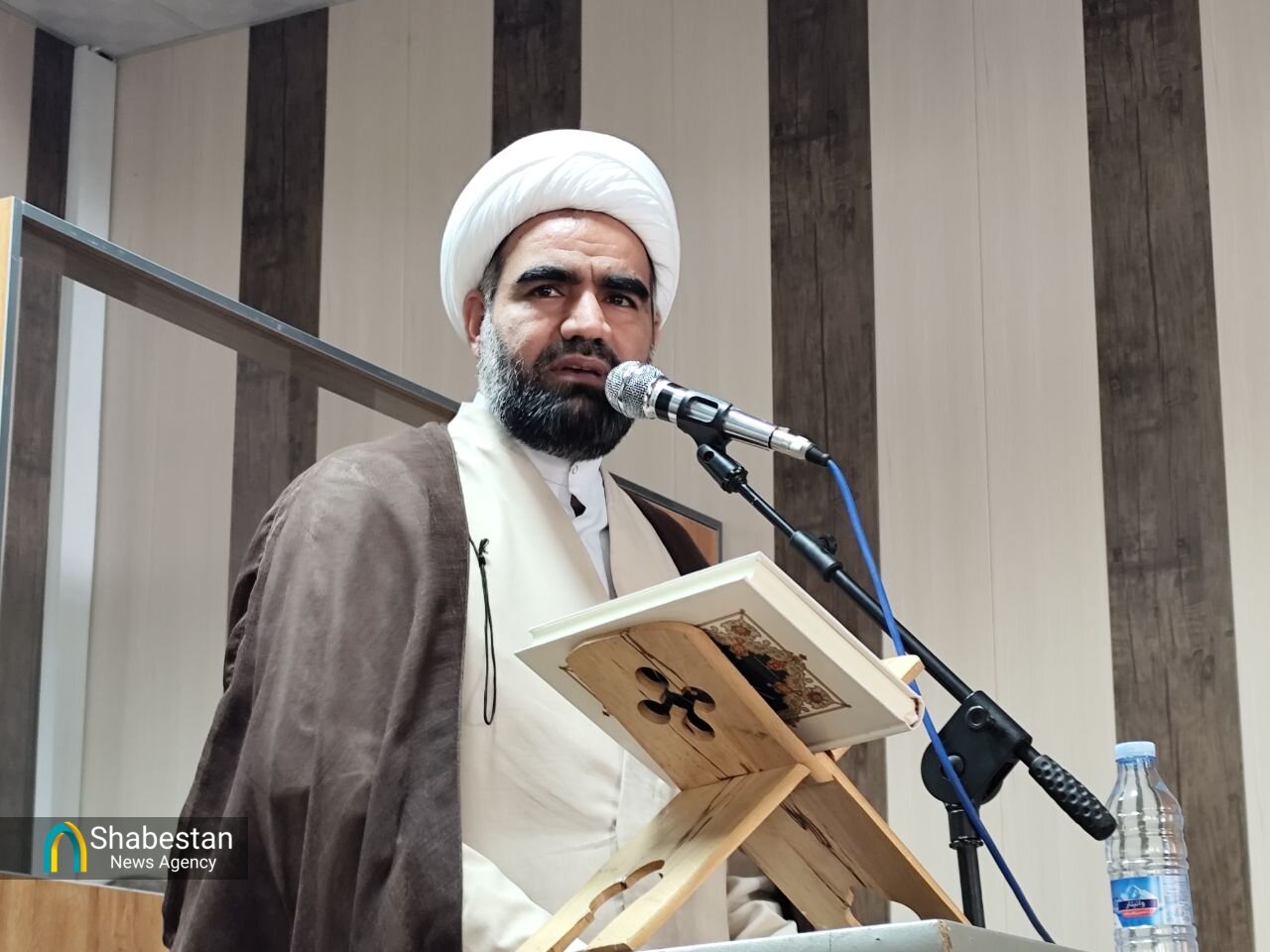 کلنگ احداث ۹۶ واحد منزل سازمانی در ستاد فرماندهی انتظامی جیرفت به زمین زده شد