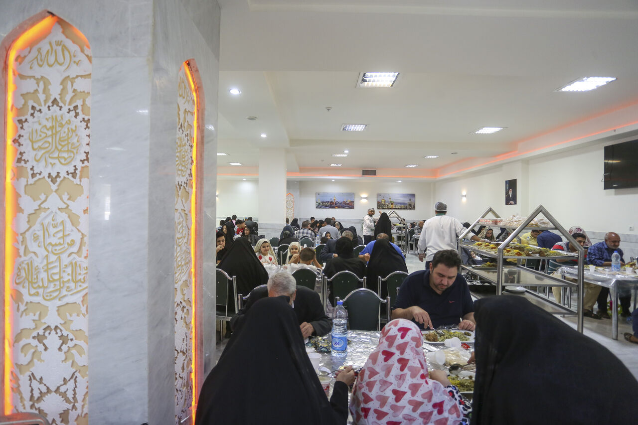 حکایت پاگرفتن زائرسرای حضرت شمس الشموس(ع)/ غذایی که برایش سر و دست میشکنند