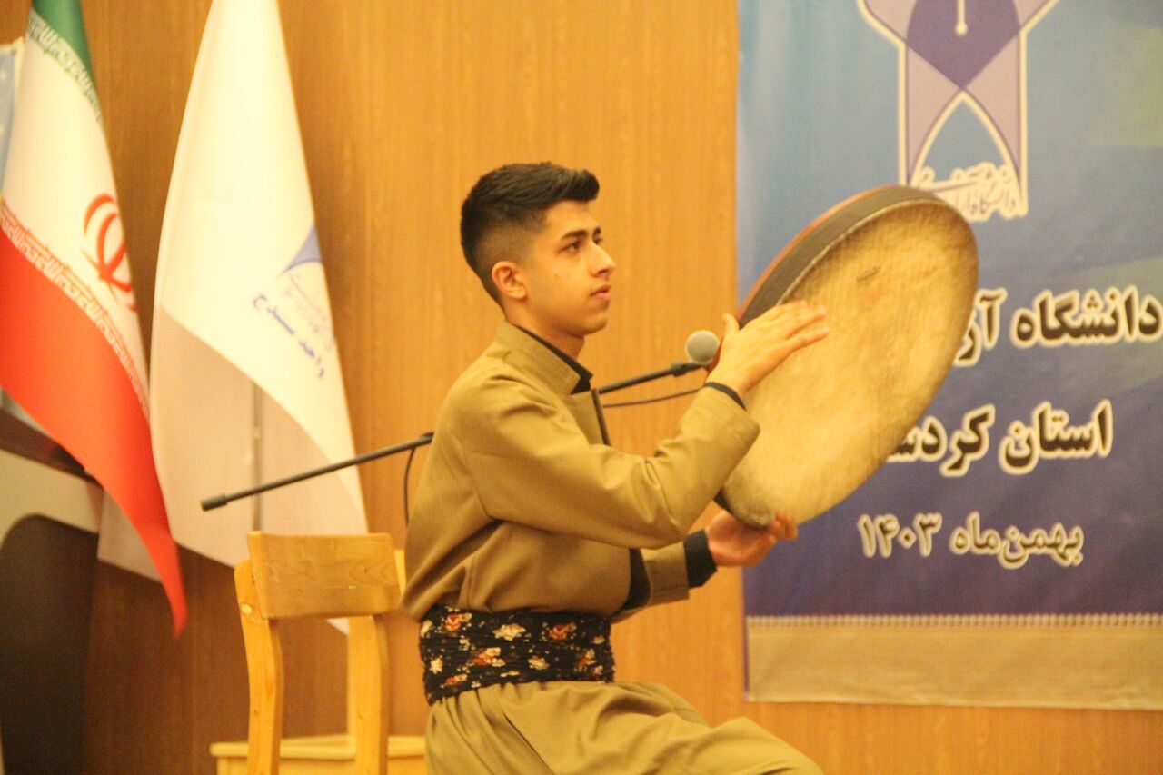 چهارمین جشنواره ملی مولودی‌خوانی نبودی در سنندج به کار خود پایان داد