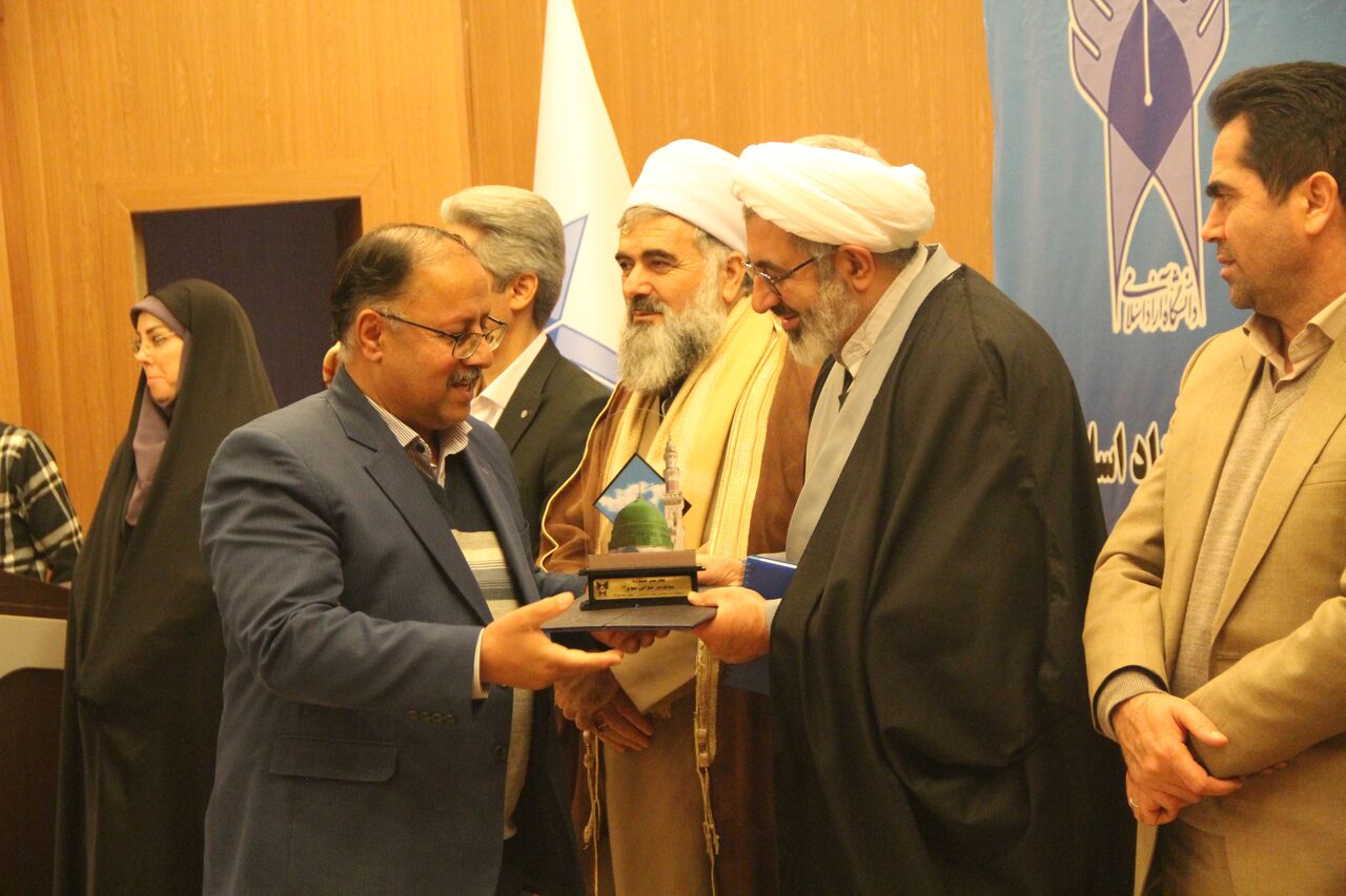 چهارمین جشنواره ملی مولودیخوانی نبودی در سنندج به کار خود پایان داد