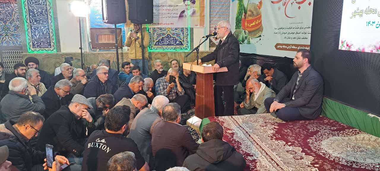 ادامه مسیر انقلاب در گرو مسیر شهدا و عمل به وصایای شهداست