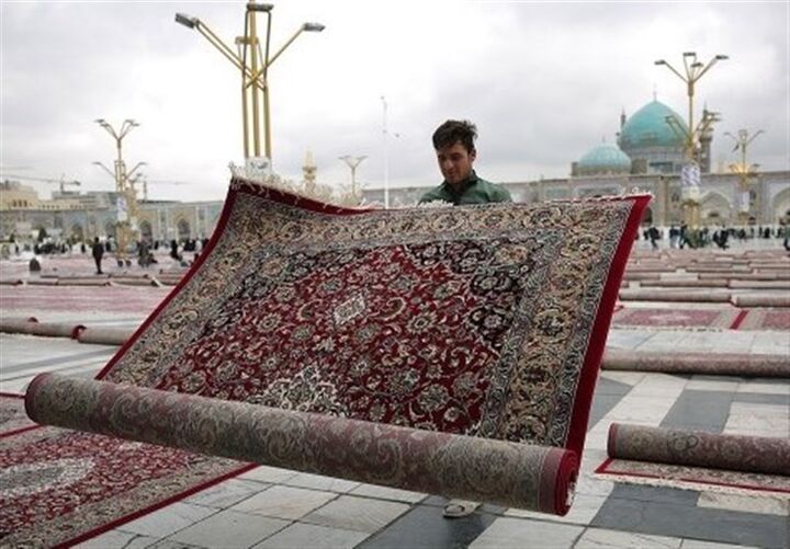 اهدای فرش‌های مطهر حرم رضوی به مصلی المهدی زابل