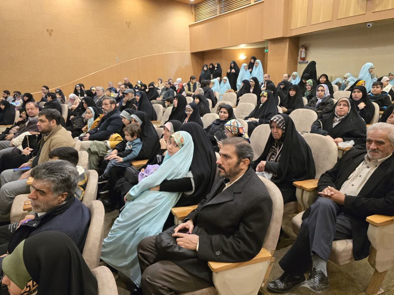 جشن پدر و دختری بچه‌های مسجدی احمدآباد