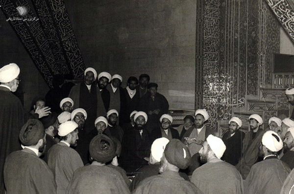 مسجدی که دولت بختیار را مجبور به عقبنشینی کرد