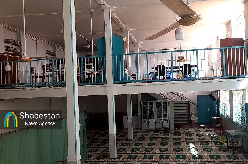 پنل‌هایی در دل مسجد که چراغ اقتصادی محله صادق‌آباد رفسنجان را روشن کرد