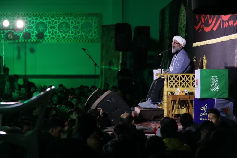 امام موسی کاظم(ع) مظهر صبر، حلم و بخشندگی است