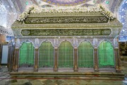 گل آرایی حرم امام علی(ع) به مناسبت مبعث پیامبر(ص)