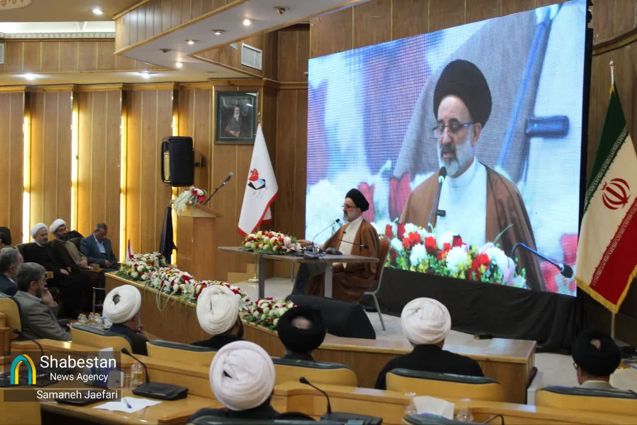 مسجد؛ پایگاهی برای ترویج نماز و زندگی معنوی