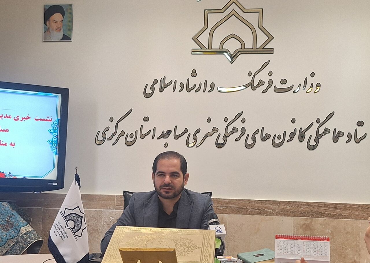 سیاه‌پوشان و آماده‌سازی مساجد برای محرم حسینی به همت کانون‌های فرهنگی هنری