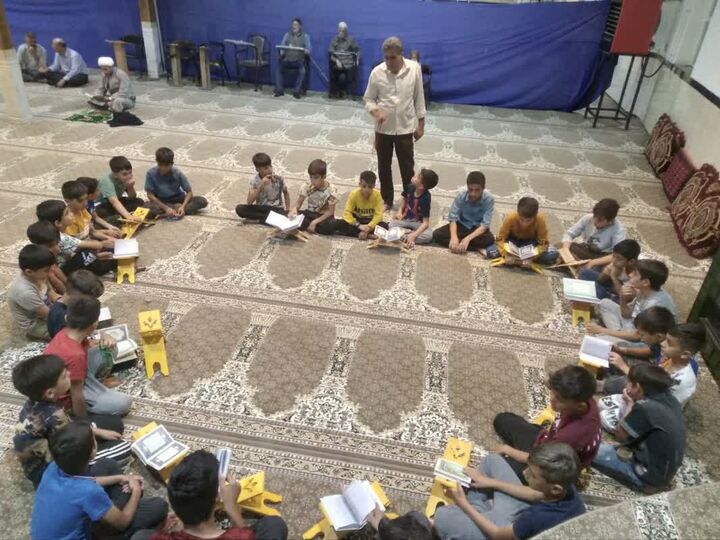 بچه‌ها در این کانون مسجدی پژوهش را یاد می‌گیرند