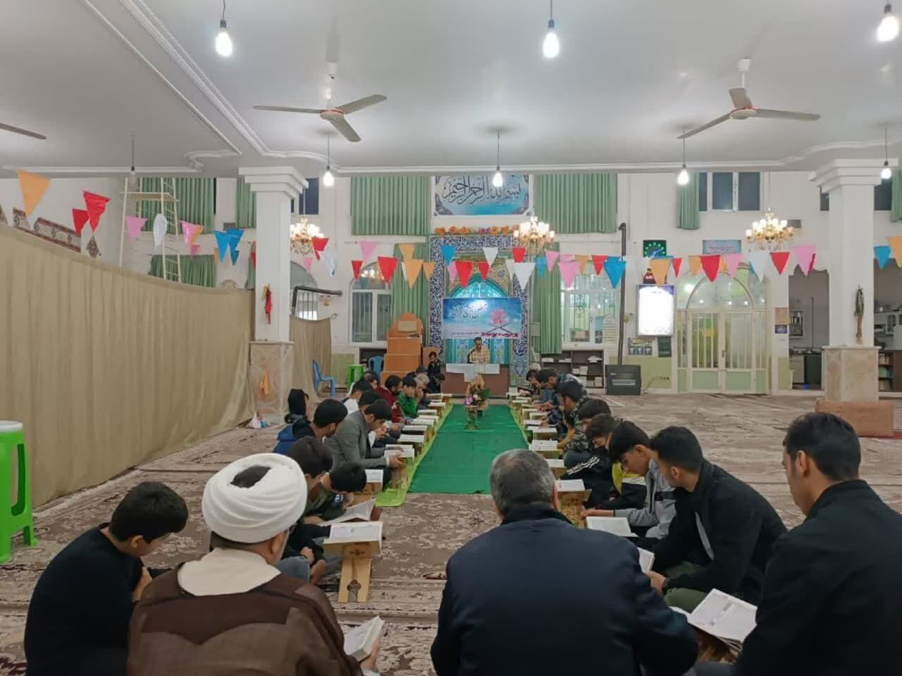 برگزاری مراسم ختم قرآن هدیه به رسول مهربانیها در کانون گل نرگس